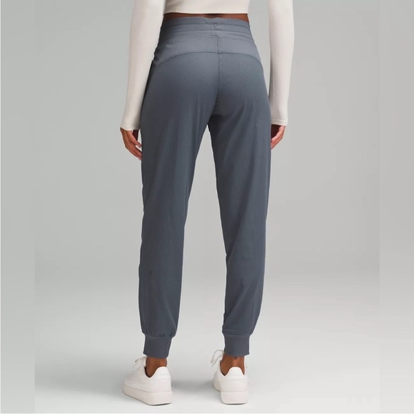 Lululemon dance studio jogger size 6 - Picture 3 of 11